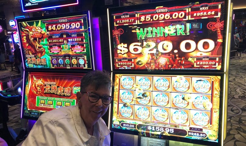 How does the progressive jackpot feature work in online slot games, and what are the odds of hitting a progressive Jackpot? - Quora