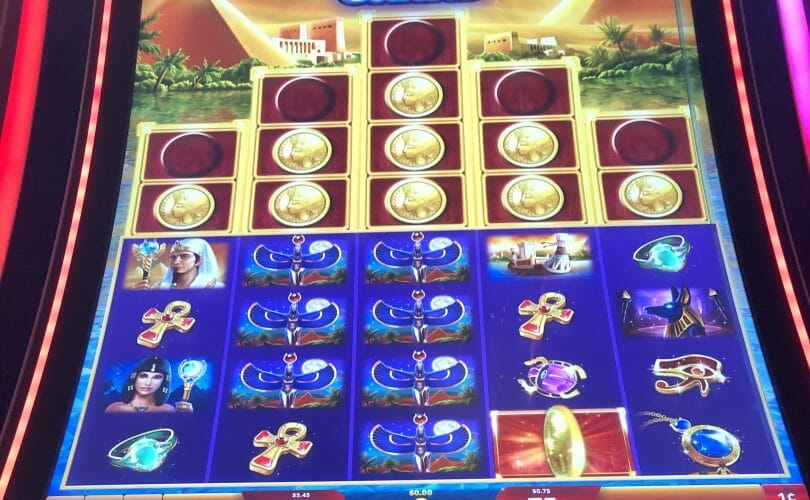 Golden Egypt Grand by IGT one missing coin