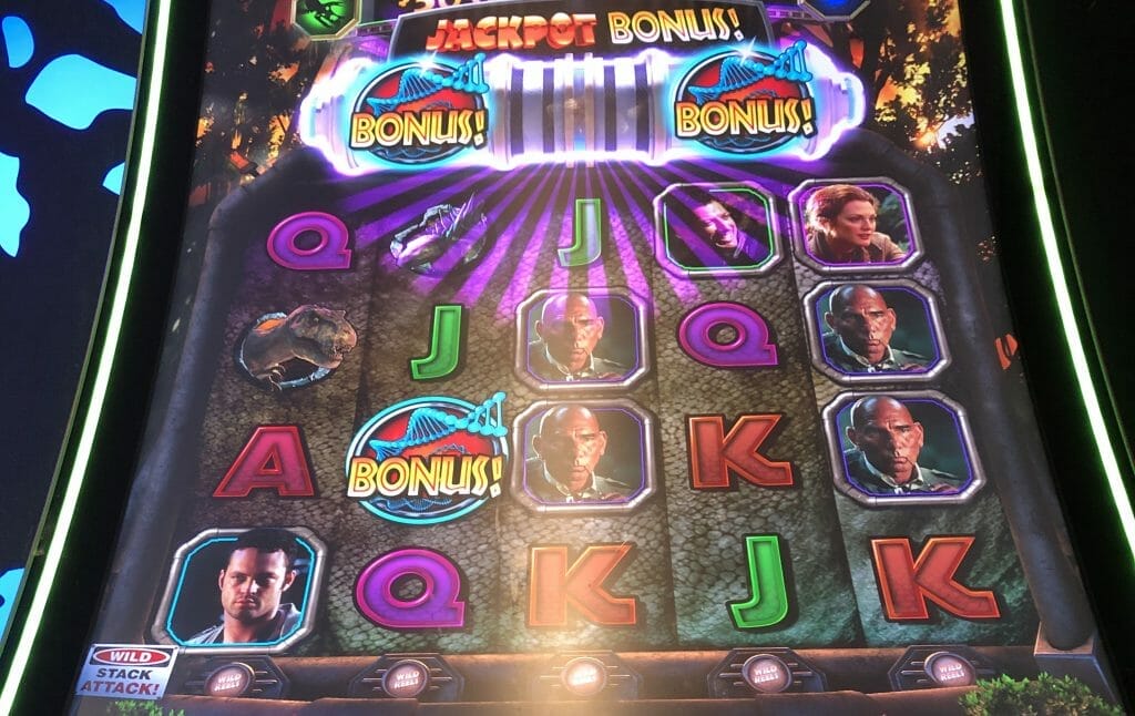 Jurassic Park Trilogy: The Lost World by IGT Jackpot Bonus feature triggered