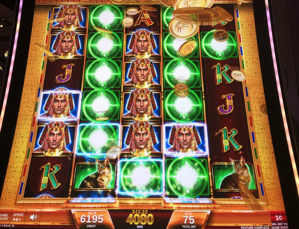 Magic of the Nile by IGT expanding reels feature