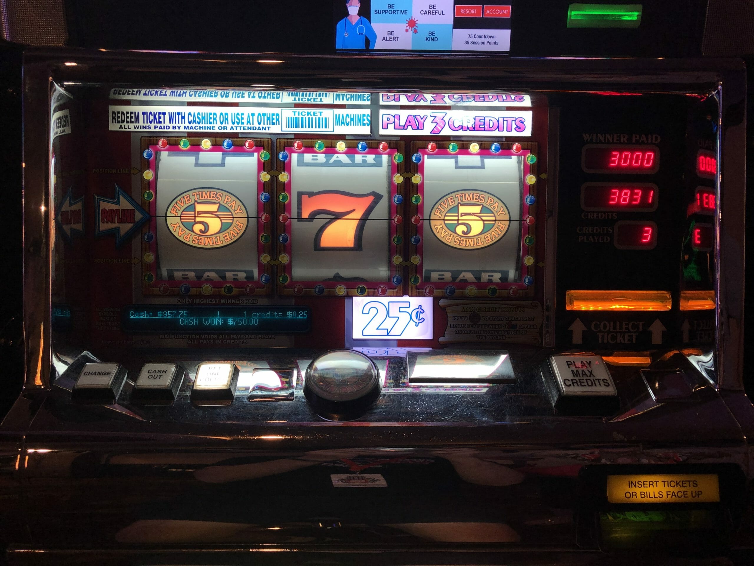 blank slot machine with pay reels