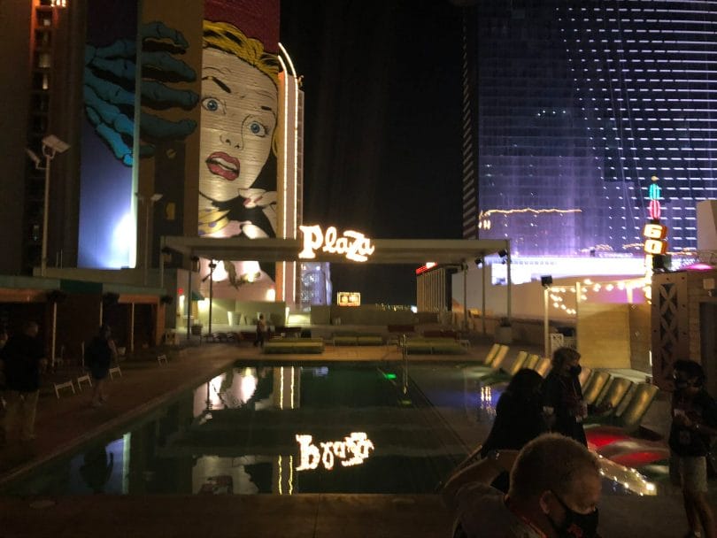 Plaza Las Vegas pool area