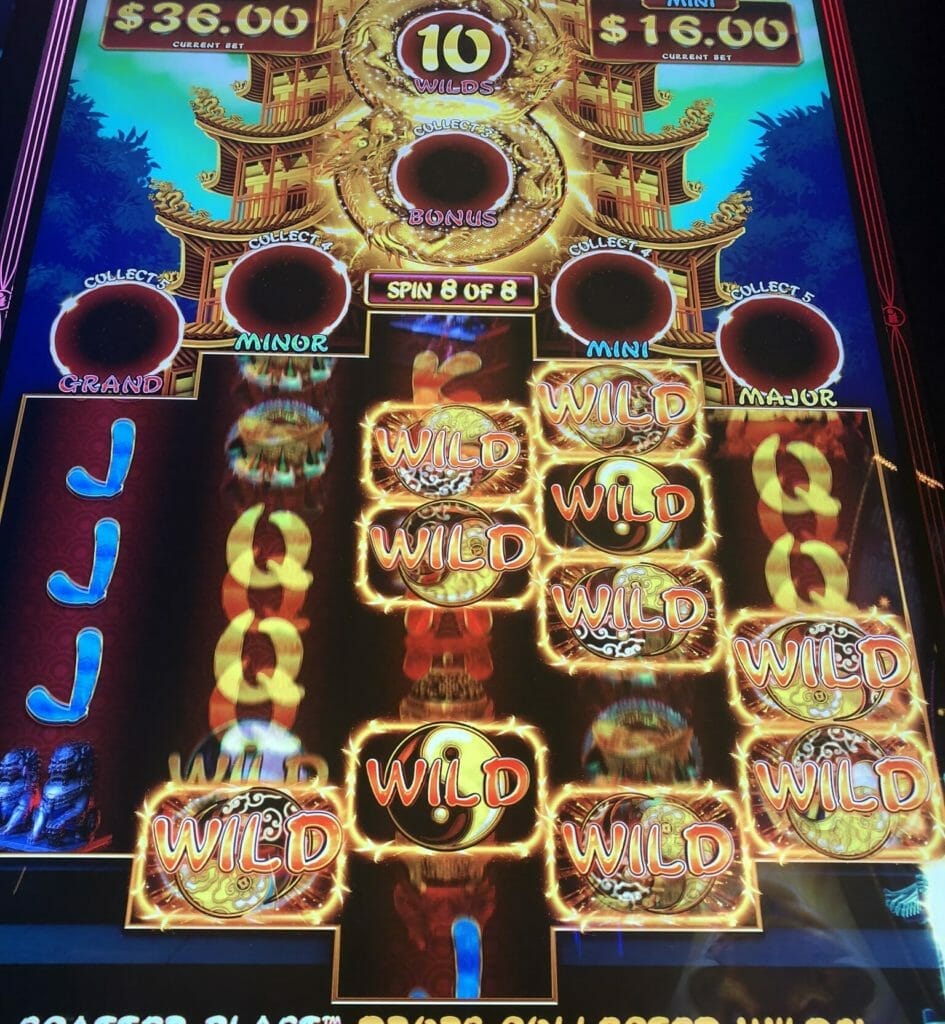 Happy 8s by IT 8th spin scattered wilds