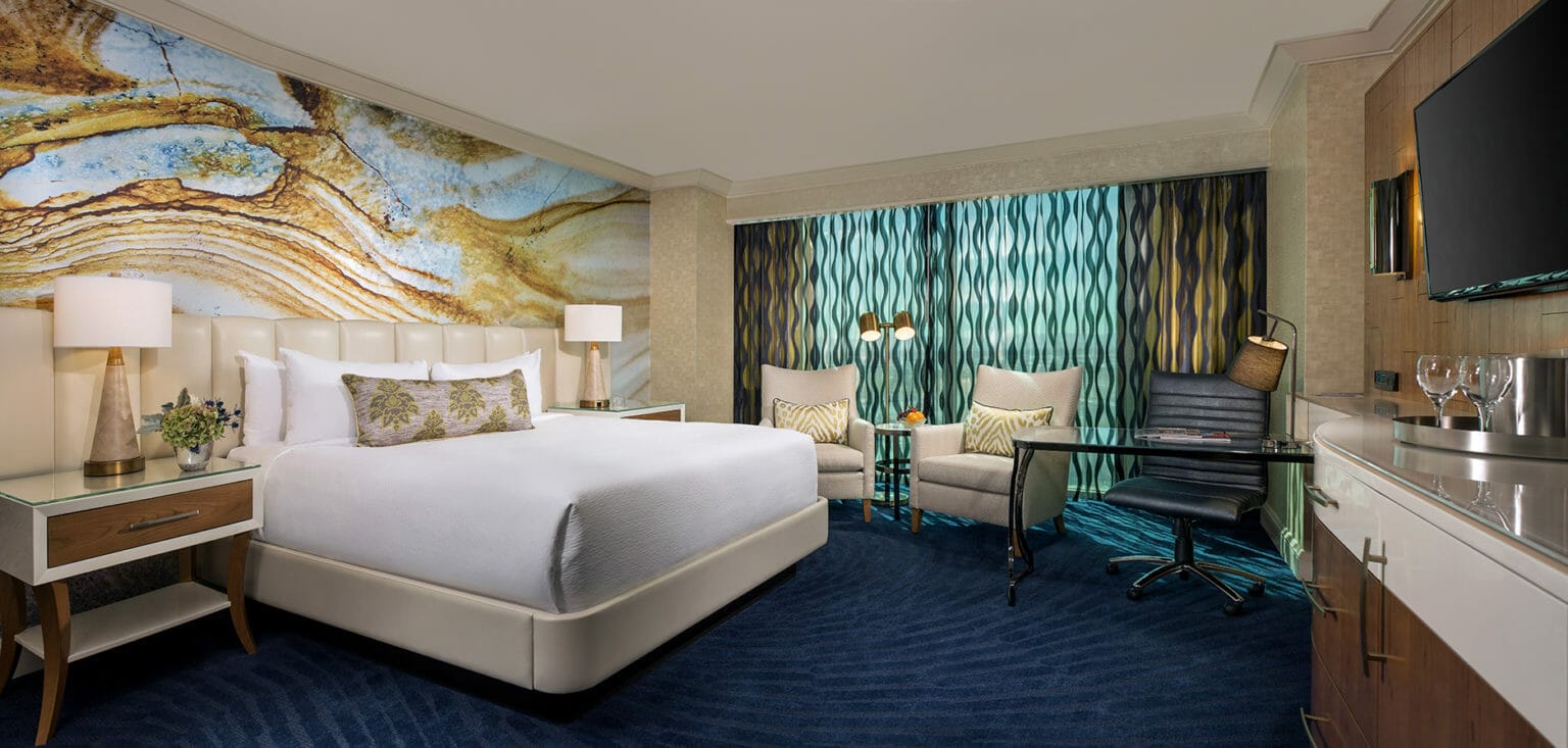 Mandalay Bay Upscale, but Plain, Resort and Casino Know Your Slots