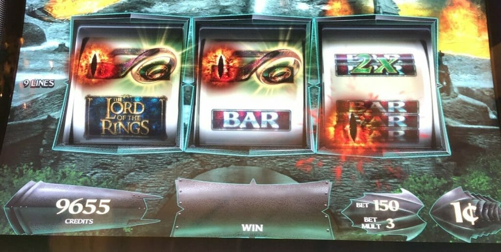 Lord of the Rings: Rule Them All by Scientific Games eye feature triggered