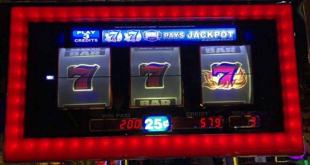 3 reel slot machine odds