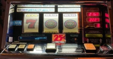 Triple Double Diamond by IGT 9x red 7 win