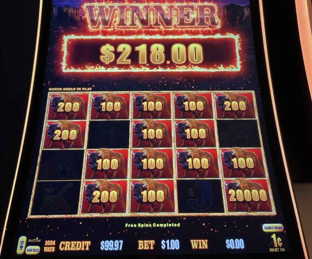 Buffalo Link by Aristocrat 218x hold and spin