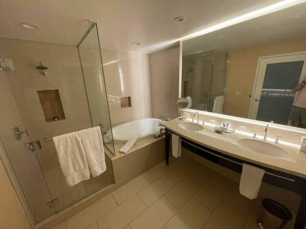 Agua Caliente Rancho Mirage deluxe room bathroom