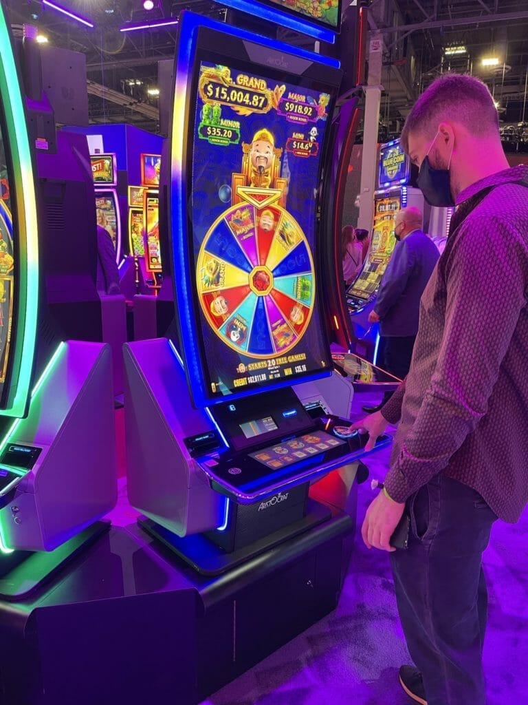 Gold Stacks 88 Empire by Aristocrat wheel