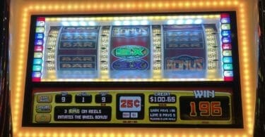 Jin Long 888 by IGT multipliers in base game line hit