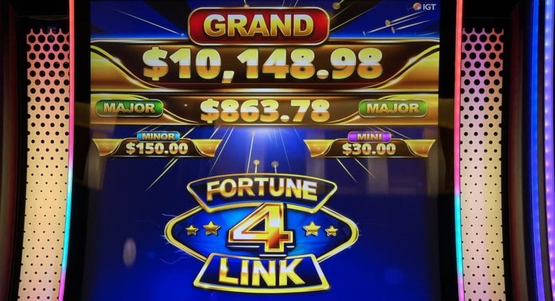 Fortune Link 4 by IGT progressives and logo