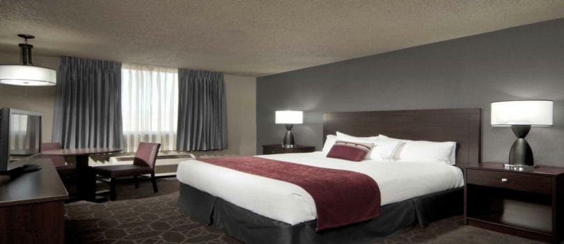 Edgewater Casino Hotel in Laughlin king room