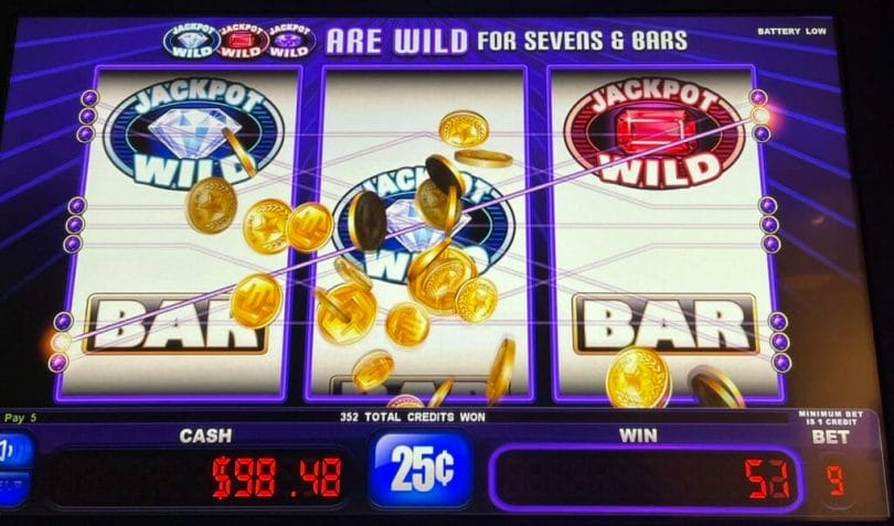 Super Jackpot Wild Gems by Everi mixed wilds progressive hit