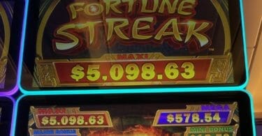 Fortune Streak by Konami logos and progressives