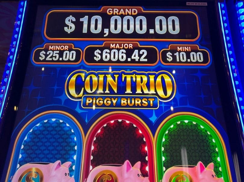 Coin Trio Piggy Burst by Aristocrat logo jackpots